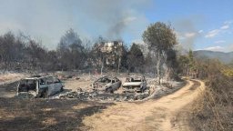 Огнен ад и днес: Бедствено положение в Харманли, изгоряха вили в Брезово, пожар задими АМ "Струма" 