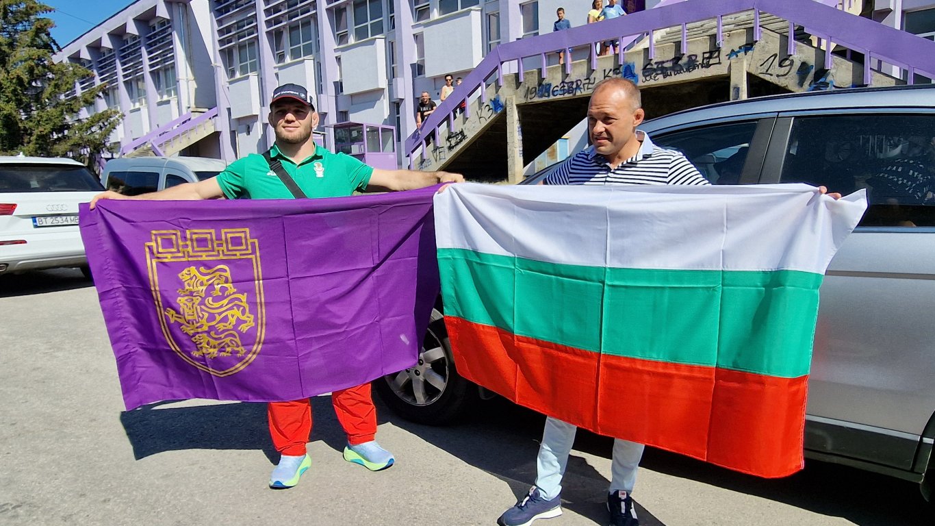 Почетно гражданство и жилище за "златния" Магомед във Велико Търново