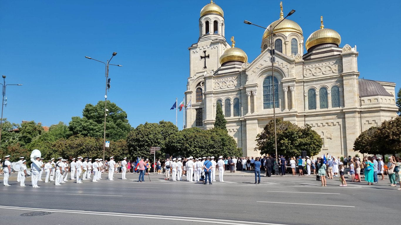 Целодневни тържества, музикален фестивал и заря за Деня на Варна 