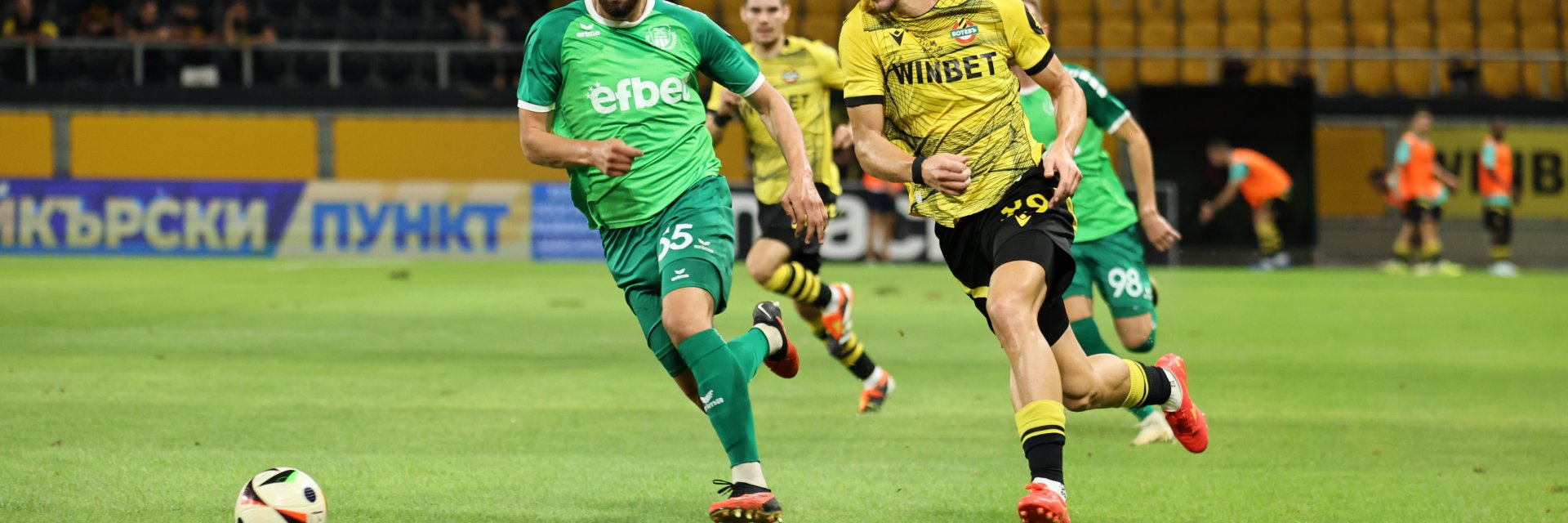 "Ботев" не впечатли, но взе гостуването в собствения си дом