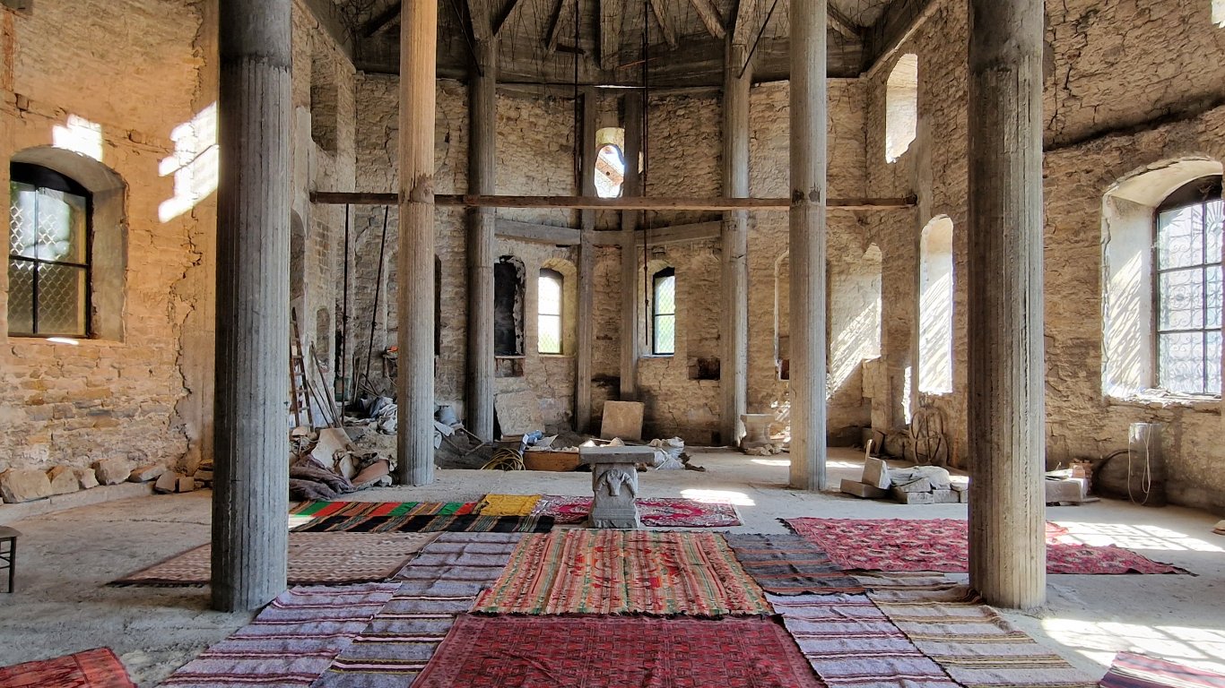 Затворен от десетилетия храм на Колю Фичето във Велико Търново посрещна стотици посетители 