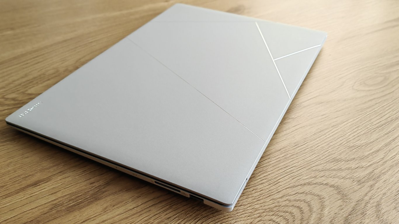 ASUS Zenbook S 16