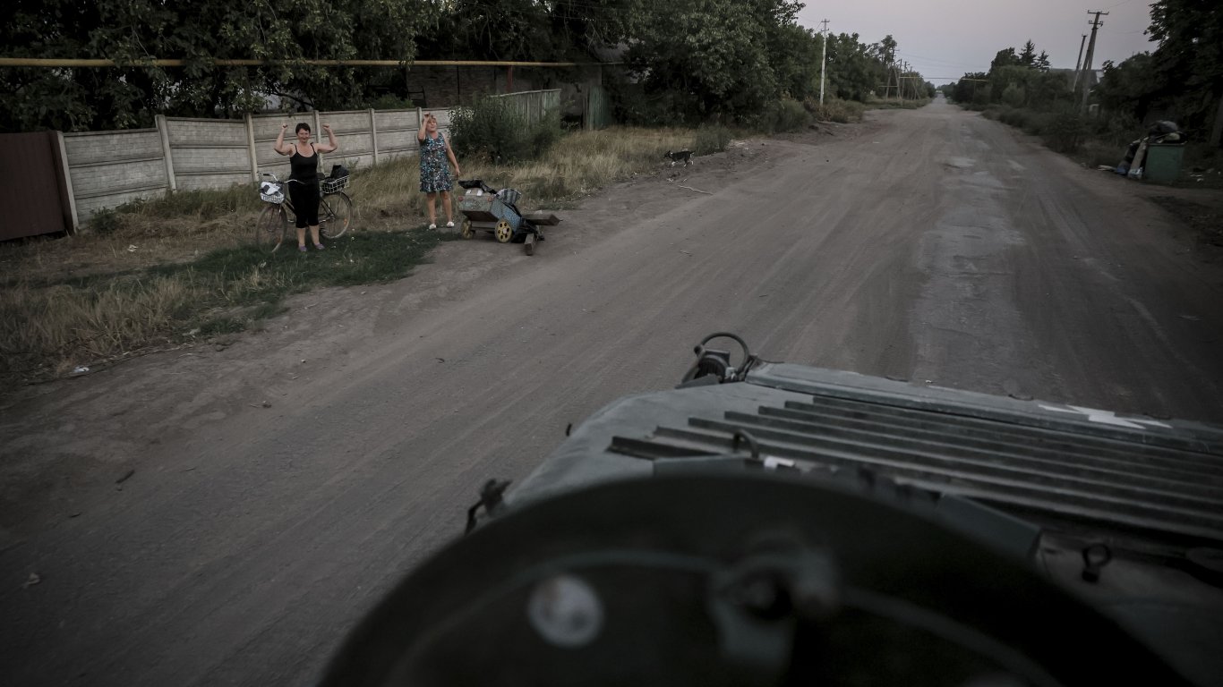 Армиите на Украйна и Русия напредват, масова евакуация в Покровск и Курска област