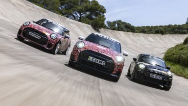 Новото MINI John Cooper Works ще върви на бензин и на ток