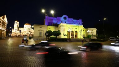 Сградата на парламента светна в синьо и жълто за Независимостта на Украйна