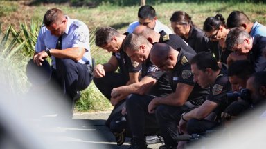 2 г. в търсене на справедливост: Почетоха загиналите полицаи, опитали да спрат автобус с бежанци