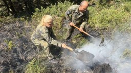 И армията се включи в борбата с пожара в Рила