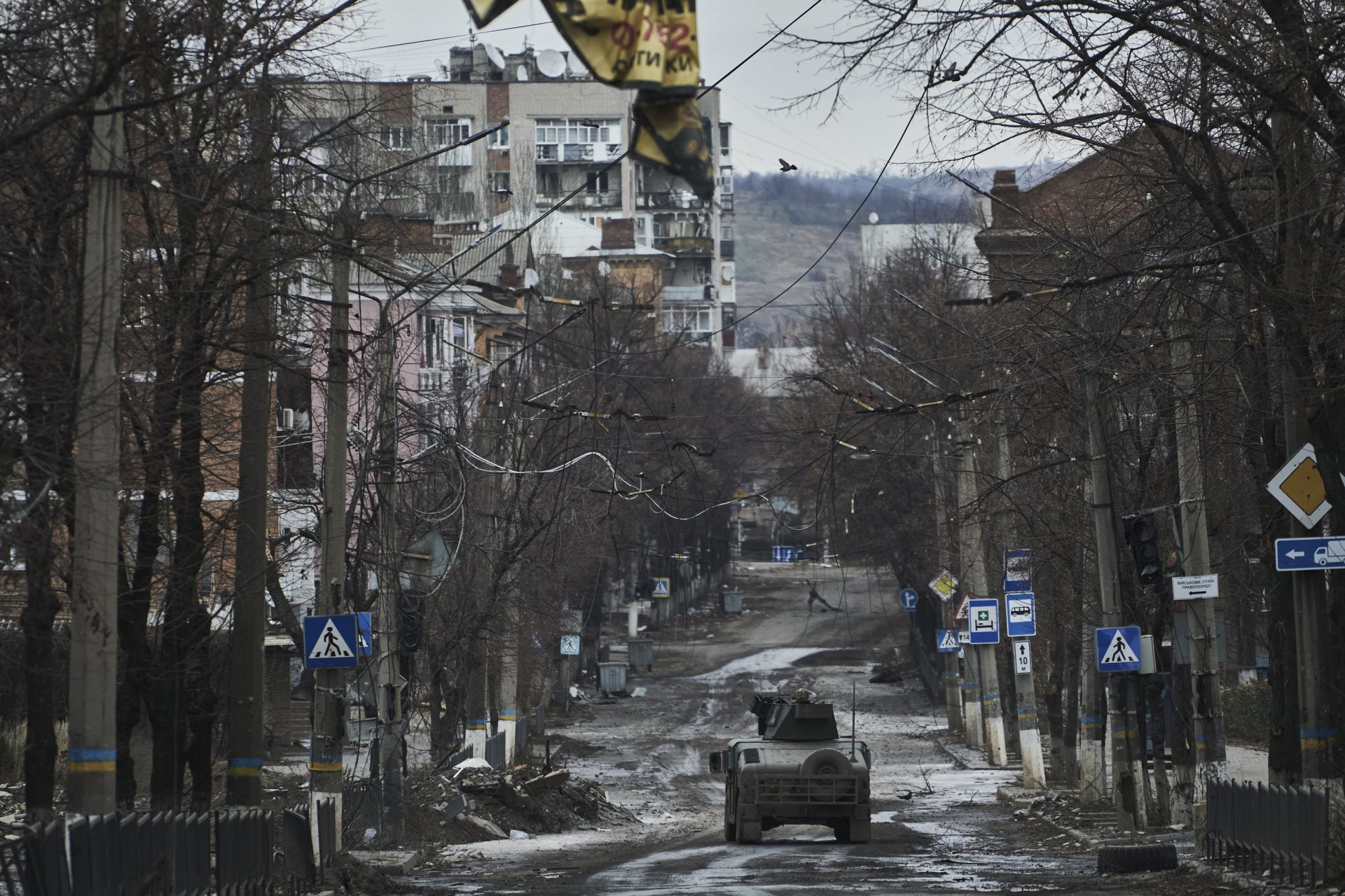 Спестеното от редукцията по дълга ще отиде за въоръжаване