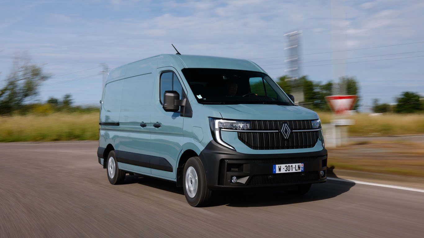 Новото Renault Master дебютира у нас с три варианта на дизелов двигател