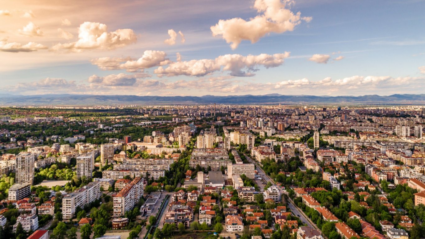 Пазарът на имоти "замръзна": кой купува, какво и къде