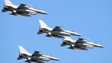 Румъния вдигна два F-16 заради подозрителни въздушни обекти