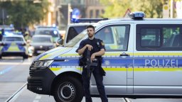Българка нападна с нож минувачи в Мюнхен. Полицията я застреля