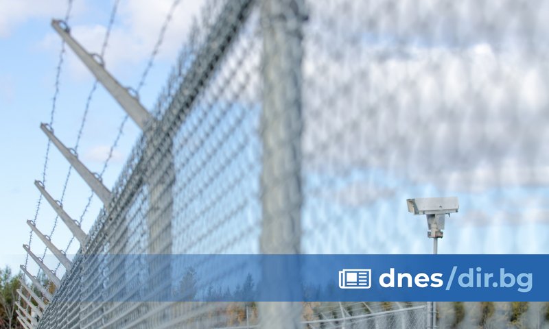 От снощи пред затворите в Турция е пълно с хора,