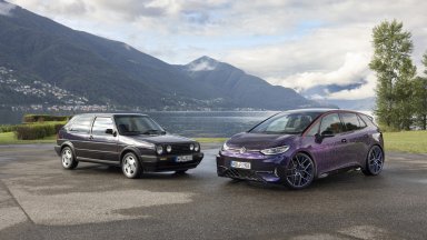 Volkswagen посвети специален ID.3 GTX на легендарния Golf „двойка“