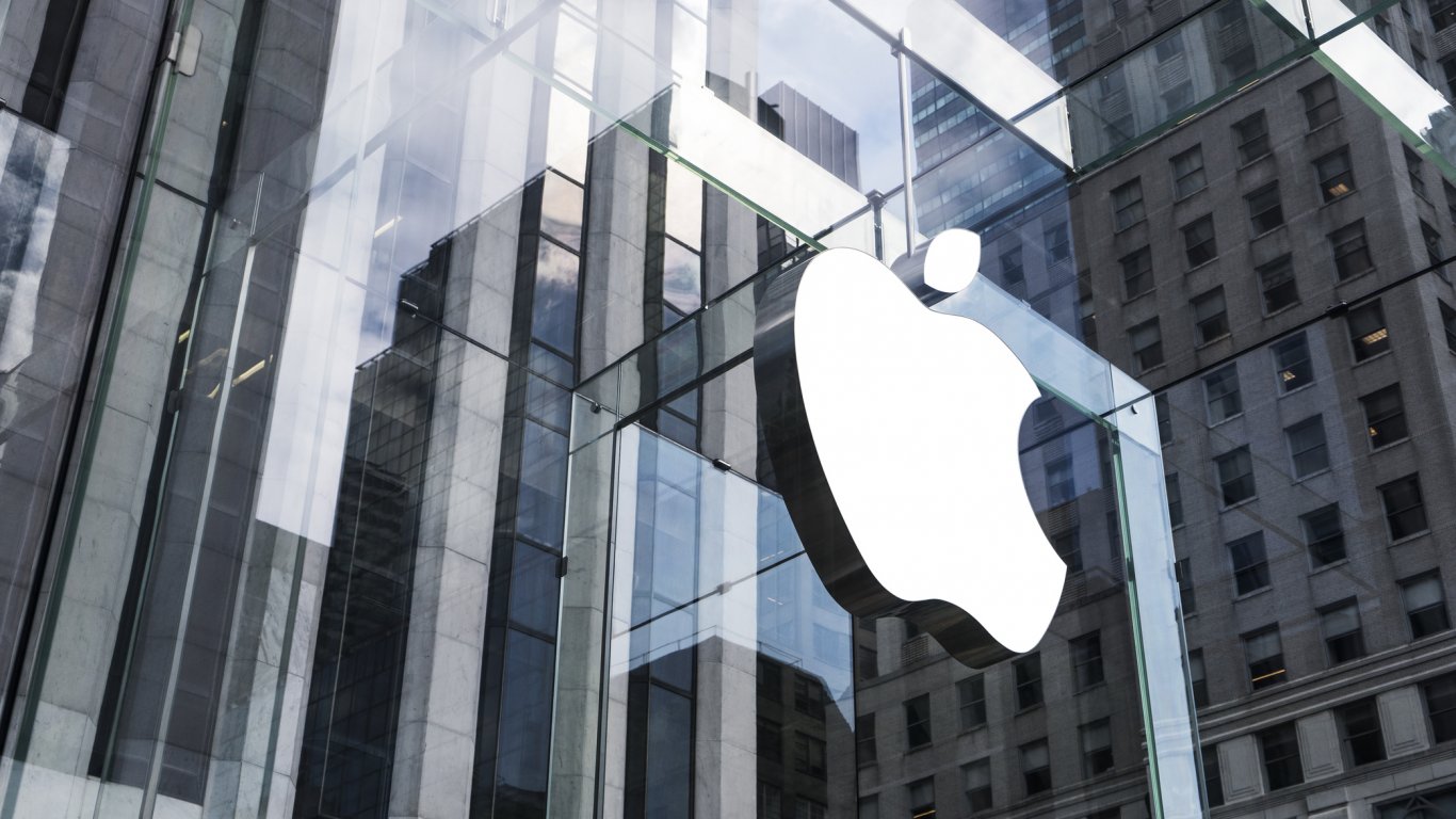 Apple Подава Съдебен Иск Срещу OpenAI За Кражба На Търговски Тайни
