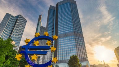 ЕЦБ: Ръстът на заплатите в еврозоната ще се забави рязко през 2025 г.