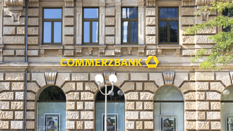 Commerzbank определи като "враждебно" увеличаването на дяловото участие на UniCredit