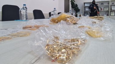 Четирима въоръжени ограбиха златарско ателие в София