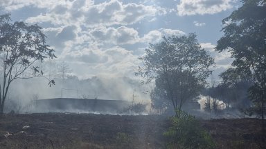 Верижна техника се включва в гасене на пожара край 