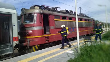 Отново се запали локомотивът на влака София-Варна край Чирпан