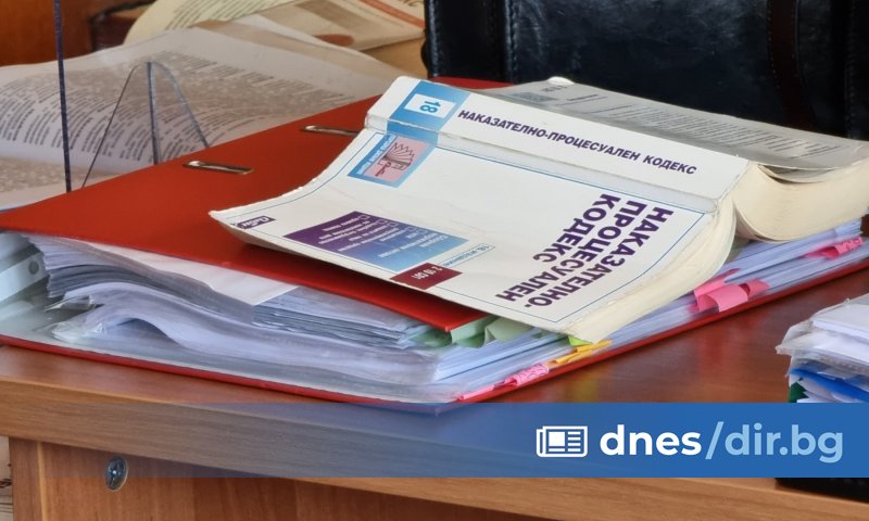 Условни присъди за двама биячи на спешни медици в Казанлък | dnes.dir.bg