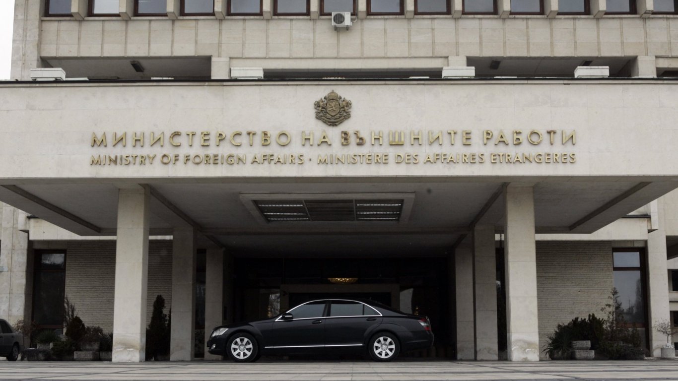 Българското външно министерство извика представител на РСМ след инцидент с палеж
