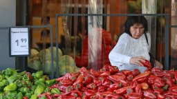 Поскъпването на храните по стоковите тържища продължи и в последната седмица на септември