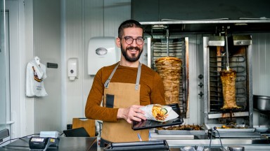 Туристите са в шок: Турция засилва контрола на уличната храна след случаи на хранителни отравяния