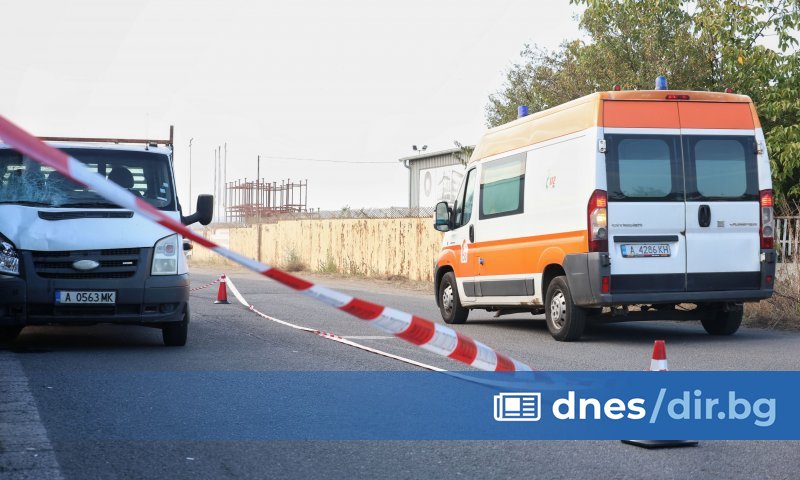 Двама мъже на мотор настигнаха шофьорка и я намушкаха с