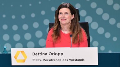 Новата директорка на Commerzbank отхвърли всякакви "налудничави разпродажби или придобивания"