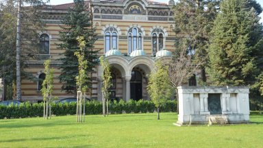 Виж още Патриархът с водосвет на езерото Бъбрека не било