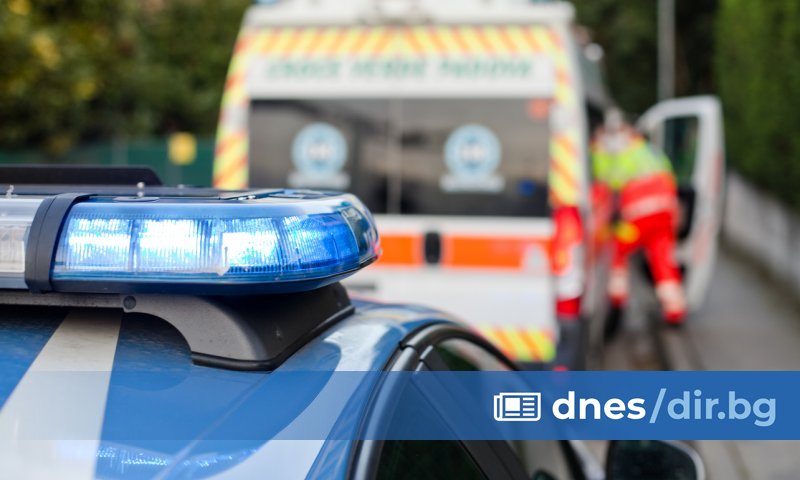 Катастрофа между , обслужващ линия 78, и лека кола, е