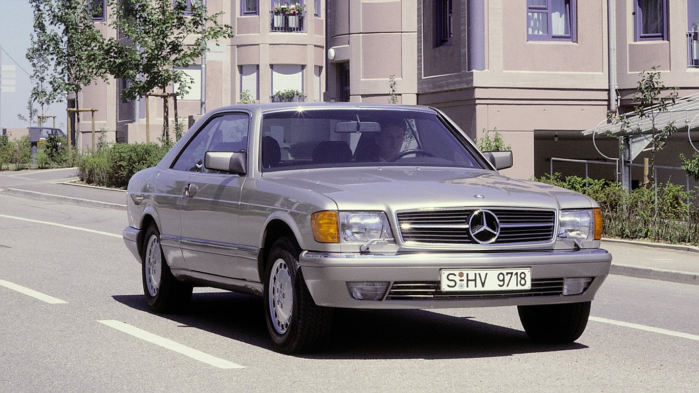 Mercedes-Benz C 126 известен като SEC