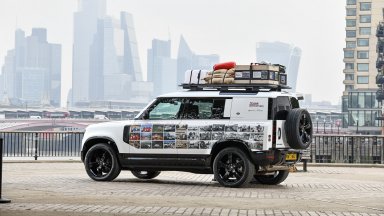 Land Rover Defender 4x4 се превърна в музей на Британския Червен кръст