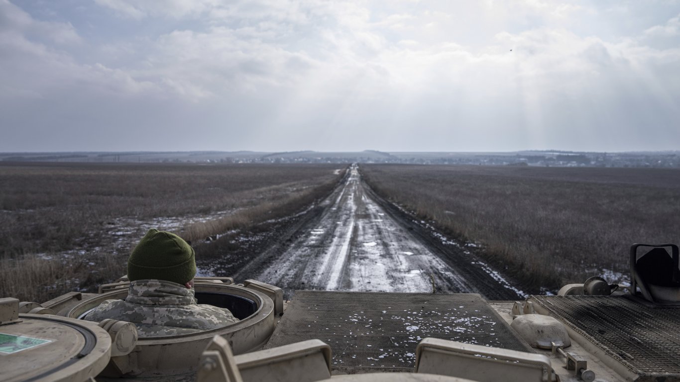 Украйна пред двойна заплаха, ако Русия превземе Покровск