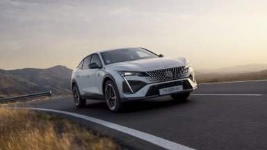 Новото Peugeot E-408 може да измине до 453 км със заредена батерия