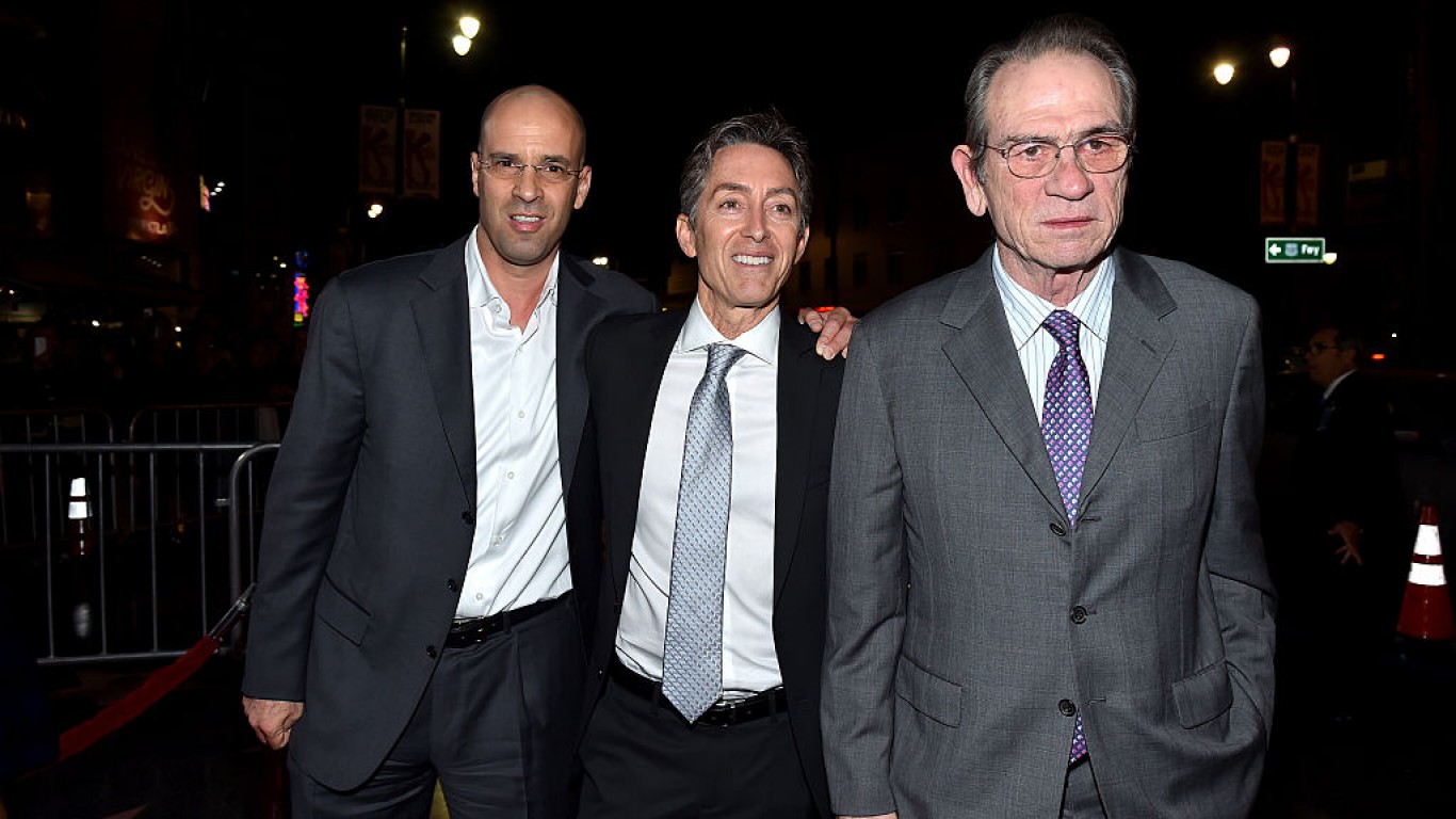 Томи Лий Джоунс на червения килим.