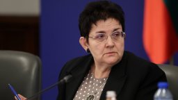 Парламентът вероятно ще заседава извънредно заради ПВУ, обяви Людмила Петкова