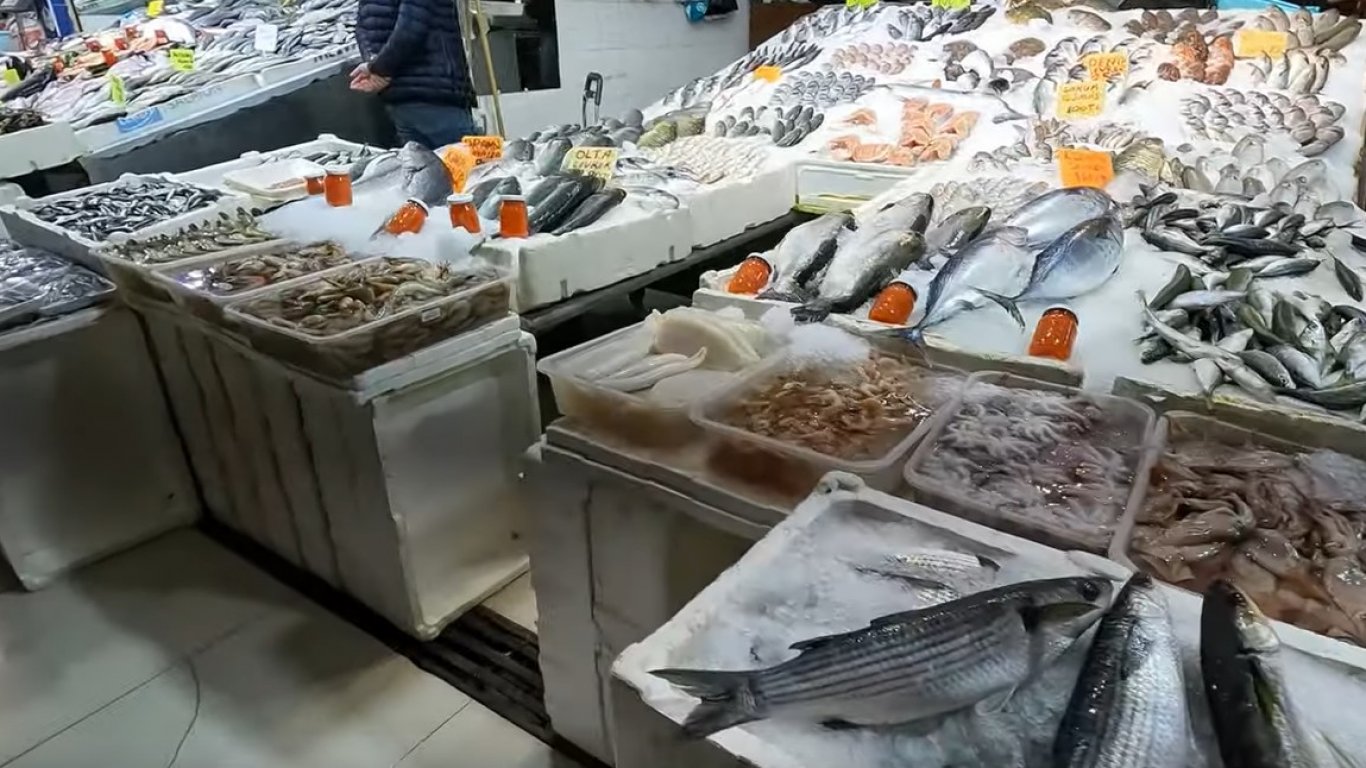 Мащабни измами с риба: ФАО алармира за „фалшива“ сьомга и скариди от нишесте