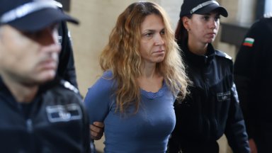 Малко след като е била пусната от ареста Петя Банкова