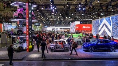 Citroen показва на автосалона в Париж обновените C4 и C4 X