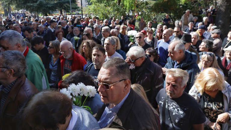 България се покланя пред рок легендата Кирил Маричков (снимки)