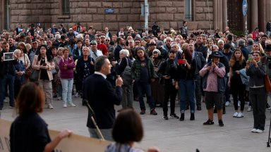 Протест срещу номинацията на Сарафов за главен прокурор блокира центъра на София (снимки)