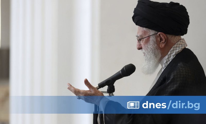 Върховният лидер на Иран аятолах Али Хаменей е подготвил трима
