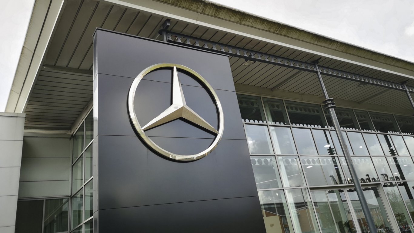 Mercedes-Benz реструктурира модела си на продажби в Германия