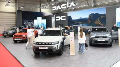 Новият Duster предизвиква най-голям интерес на щанда на Dacia на автосалона