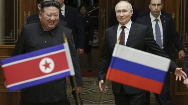 Виж още Китай представя най новите си оръжия след седмица Сценарият