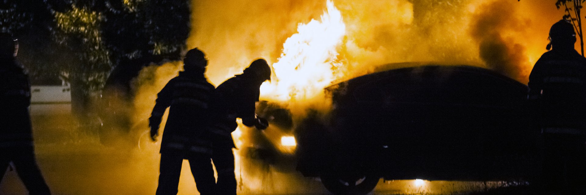 Нощ на насилие в Лимож: Над 100 маскирани атакуваха коли с "Молотов", камъни и пръти