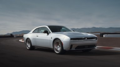 Новият Dodge Charger Daytona ще получи твърдотелна батерия