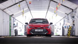 Toyota отбеляза производството на своя 5-милионен автомобил на Острова